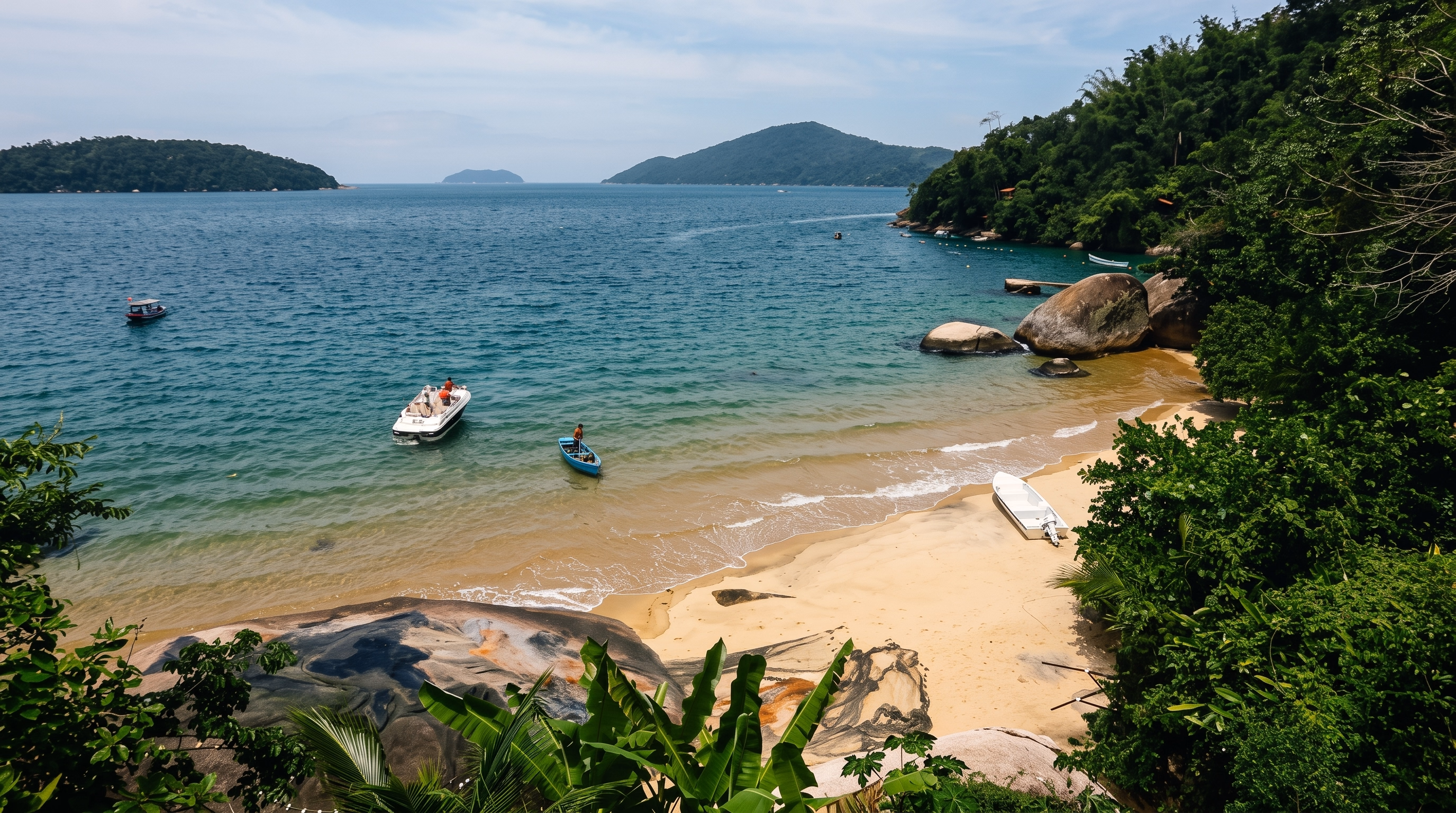 Saco da Velha na Baía de Paraty